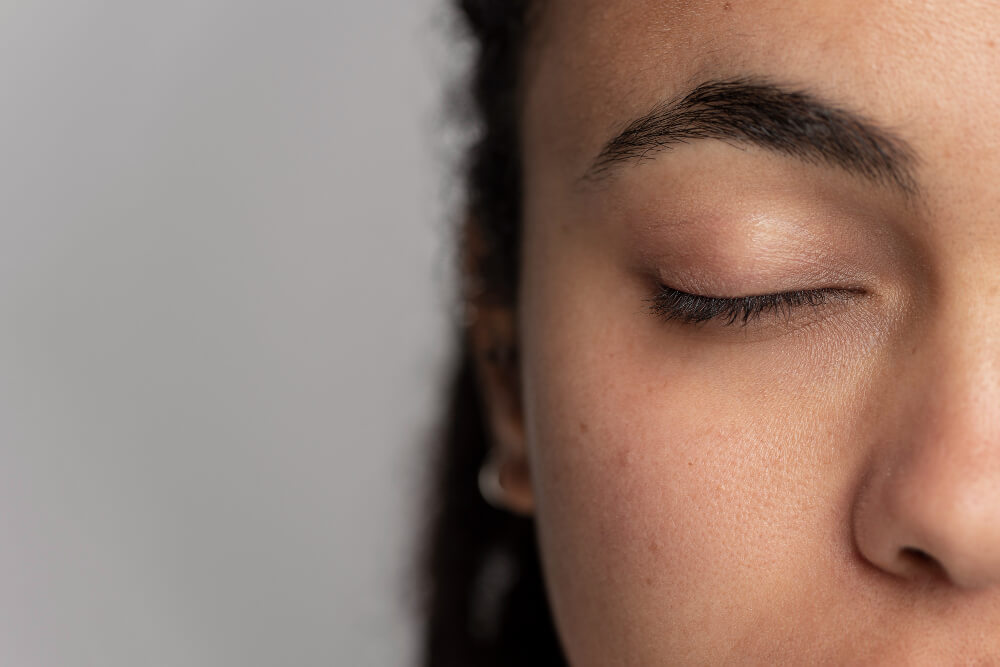 focus shot on eyebrow